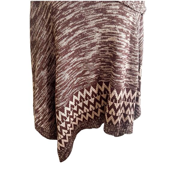 Boutique Knitted Pancho Tan Brown Aztec Design Size L/XL Cowl Neck Buttons - Picture 14 of 16